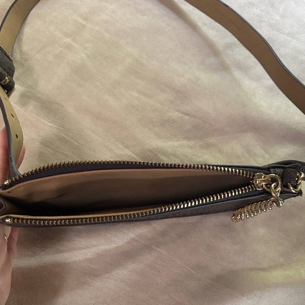 Michael Kors Brown waist bag Bag with Gold Chain - Picture 2 of 6